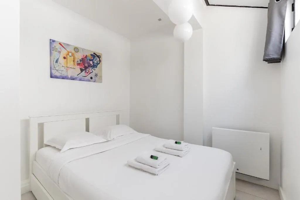 Divry - Montparnasse Superbe Appartement 4P Paris 0*,